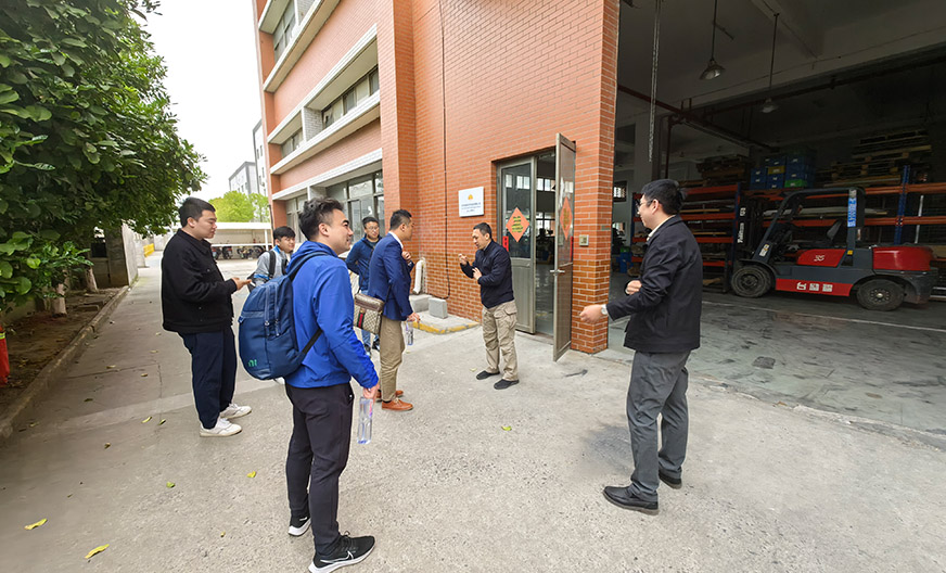 中核能源、清華大學(xué)領(lǐng)導(dǎo)一行蒞臨銳科環(huán)宇考察交流